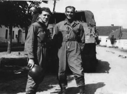 WWII liaison pilots Paul Harrington and Lionel 
